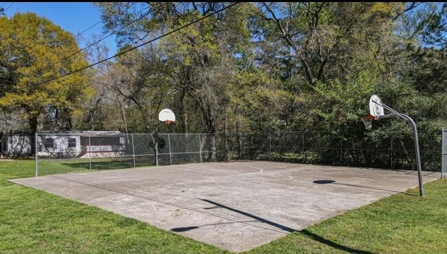 Building Photo - 14245 Ravine