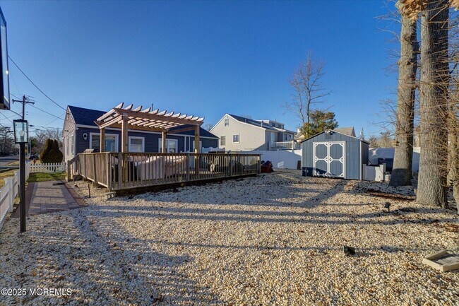Building Photo - 515 Stone Harbor Ave