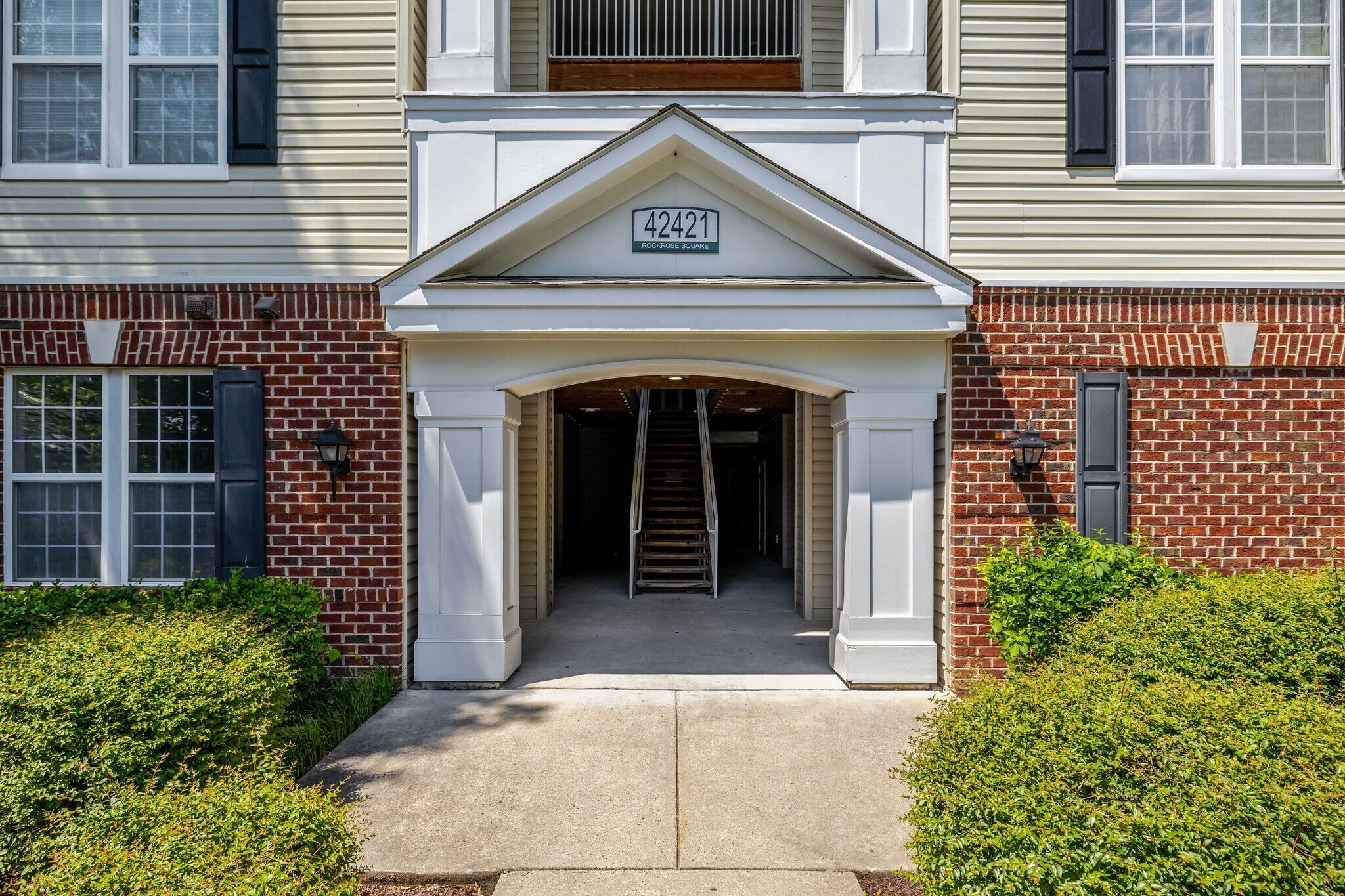 Building Photo - 42421 Rockrose Sq