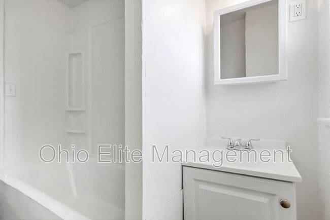 Building Photo - 2709 Sullivant Ave