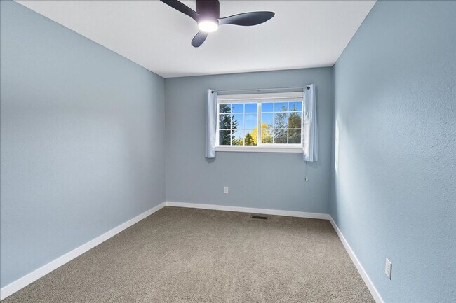 Building Photo - 4bd/2.5ba Woodinville