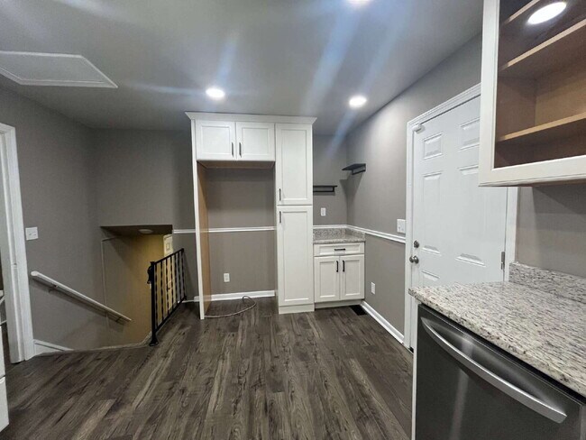 Building Photo - 6208 Cedar Point Dr NW