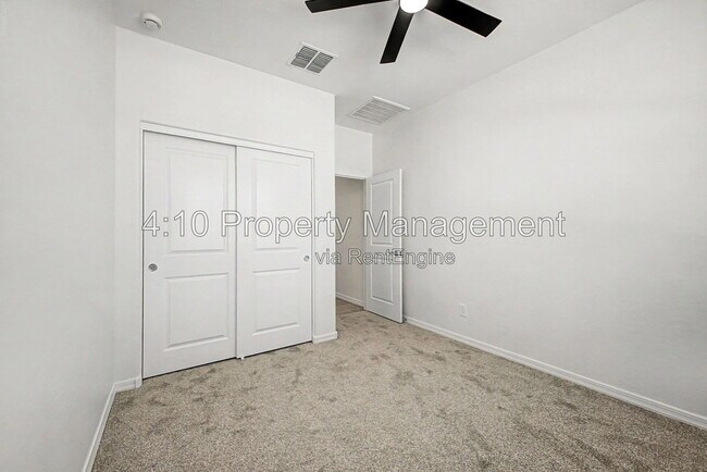 Building Photo - 4433 E Rock Daisy Ln
