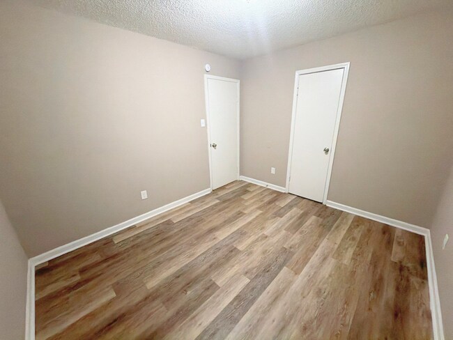 Building Photo - 4066 Berrywood Ave