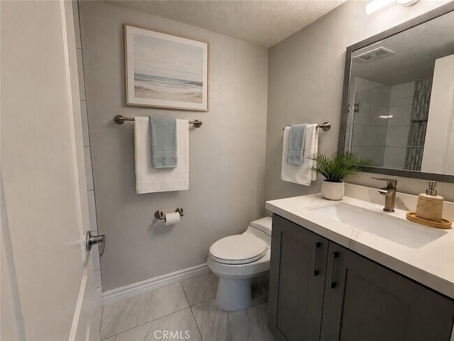 Building Photo - 600 Wakefield Ct