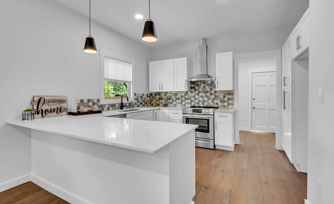 Building Photo - 1521 36th Pl N