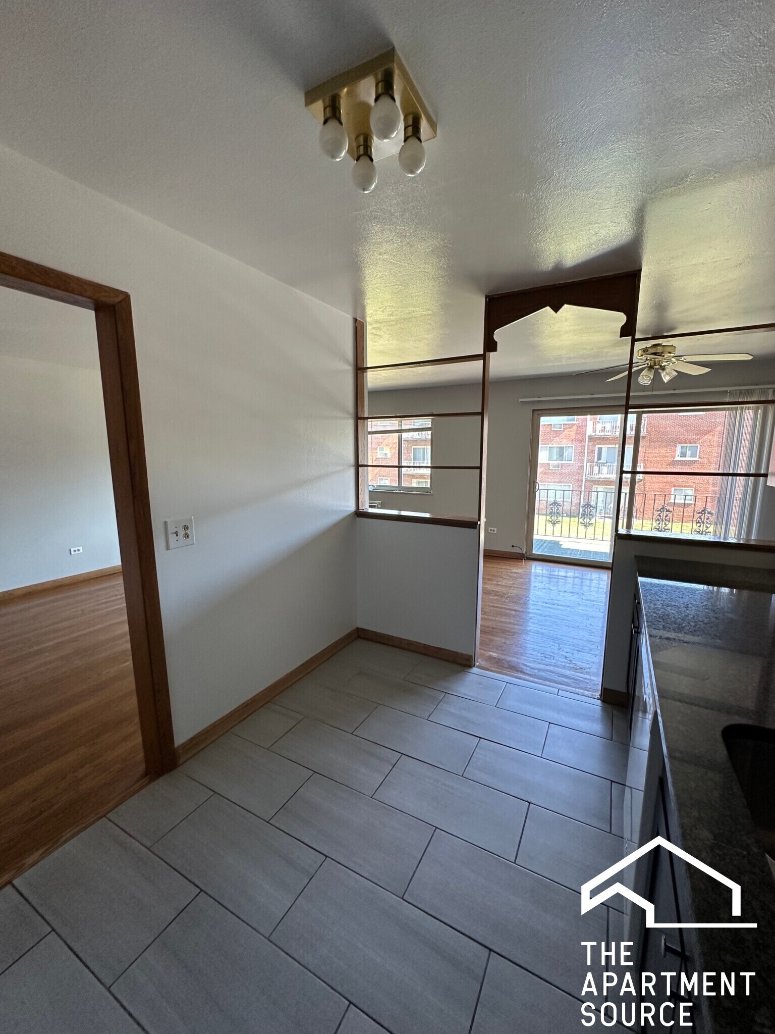 Building Photo - 1639 Oakwood Ave