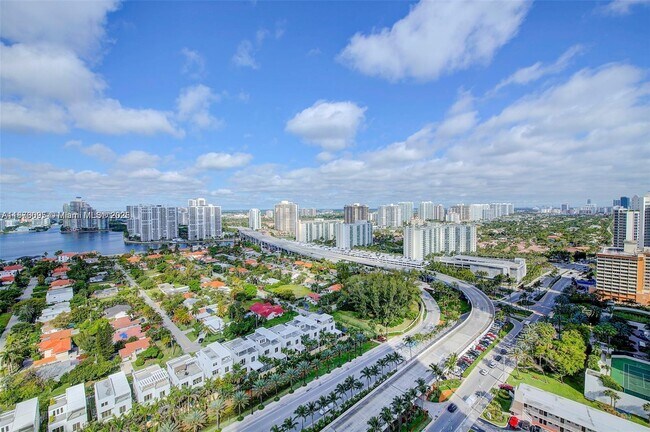 Building Photo - 18975 Collins Ave