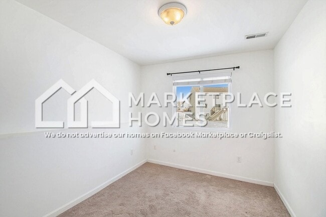 Building Photo - 4722 Torrington Dr SE