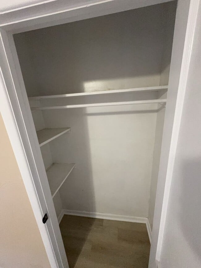 Building Photo - REDUCED! Beautifully Updated 3 Bedroom 2 Bath Home on Quiet Cul-De-Sac!!