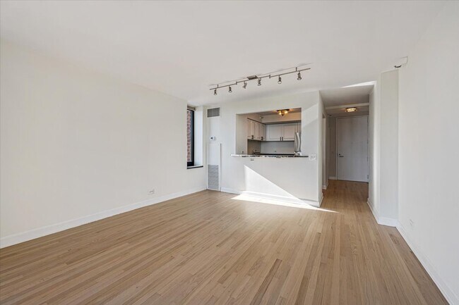 Building Photo - 3660 N Lake Shore Dr