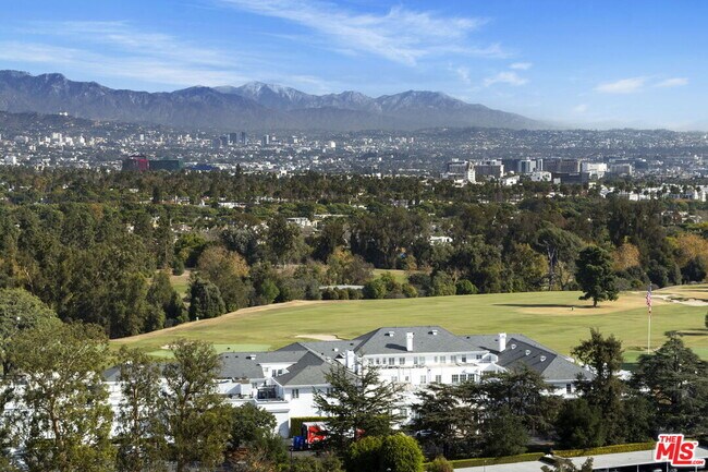 Building Photo - 875 Comstock Ave