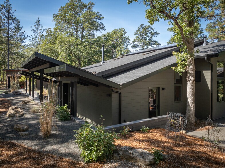 Building Photo - 6805 Highway 30W