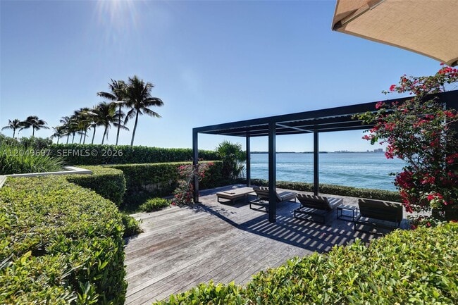 Building Photo - 5245 Fisher Island Dr