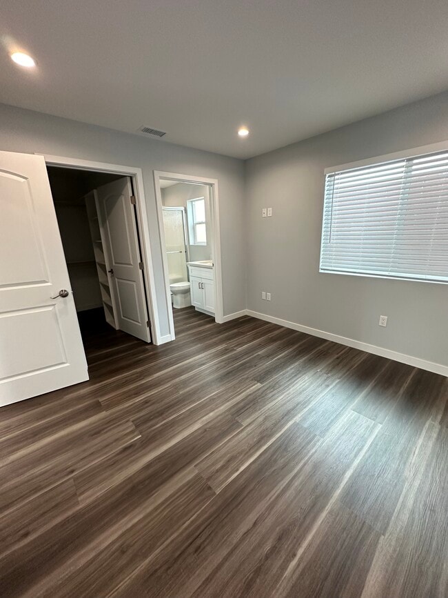 Building Photo - Casa Denver # 2