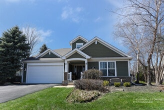 Building Photo - 115 Clover Dr