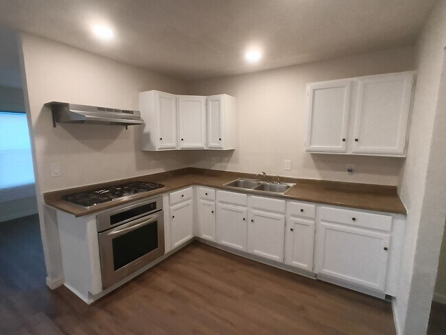 Building Photo - New Remodel- HOLIDAY SPECIAL- FIRST FULL M...