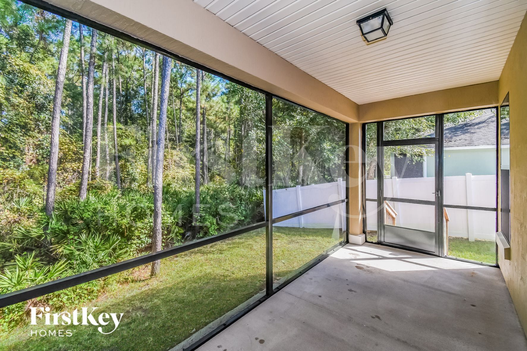 Building Photo - 13737 Devan Lee Dr N