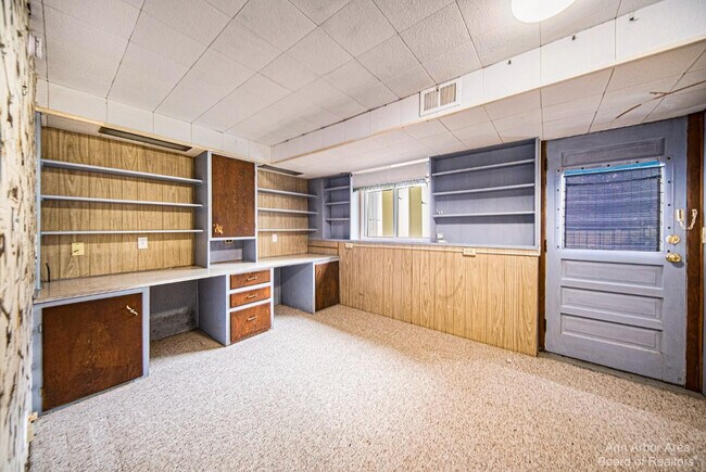Building Photo - 2923 Burlington Ct
