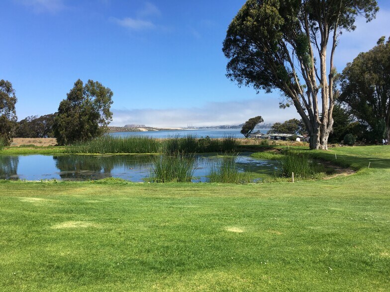 Golf course opposite apartment - 225 Butte Dr