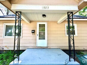 Building Photo - Two Bedroom Home in Muskegon