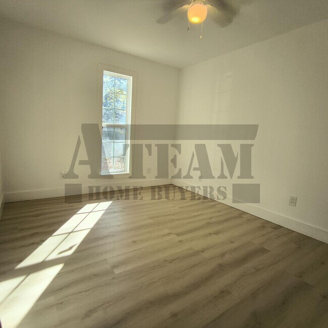 Building Photo - Fully remodeled 4-bedroom, 2-bathroom home