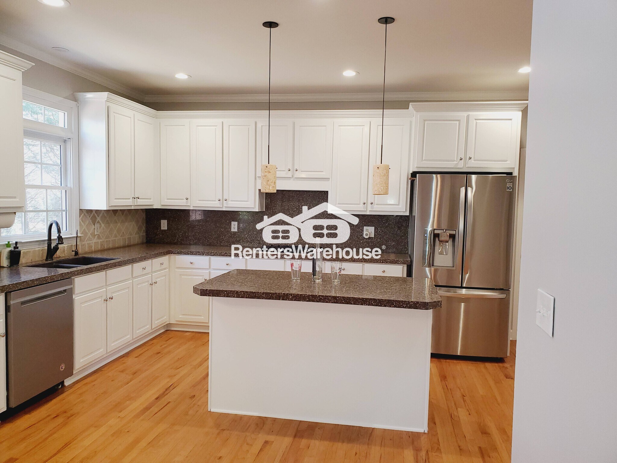 Building Photo - 923 Dual Hall