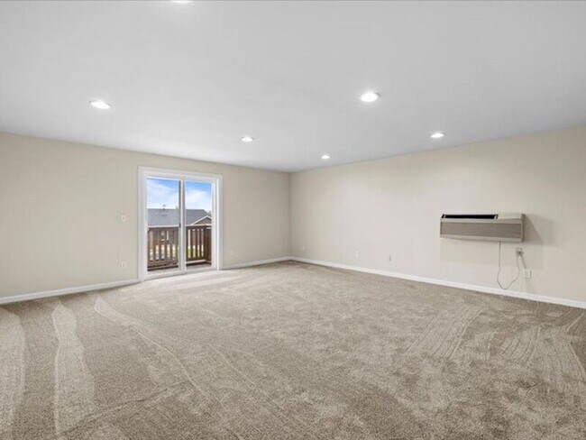 Building Photo - 6416 Three Rivers Dr