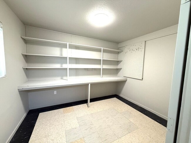 Building Photo - 1431 Johnston Ave