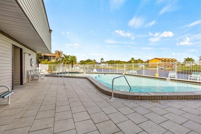 Building Photo - 386 Moorings Cove Dr