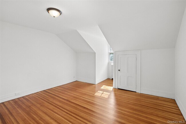 Building Photo - 208 Wheatley Rd