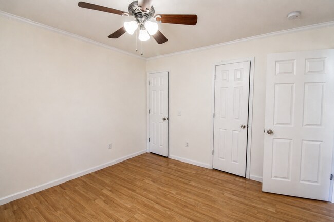 Building Photo - 700 Purvin Lollar Rd