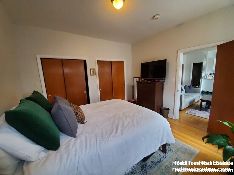 Building Photo - 199 Winthrop Rd