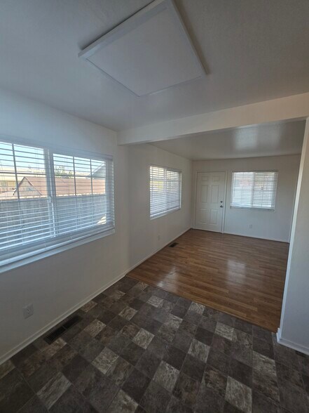Great kitchen area open to the living room - 325 N Lincoln Ave