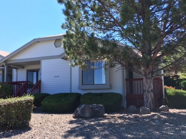 Building Photo - End Unit Two Bedroom Condo in North Prescott