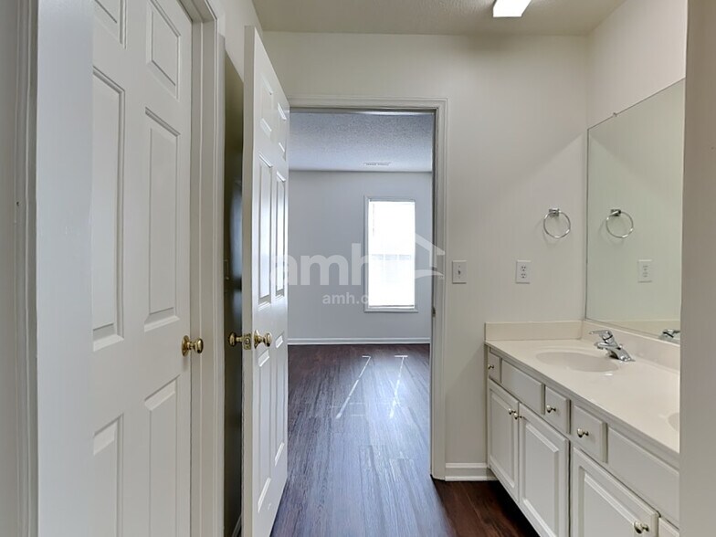 Building Photo - 115 Exeter Ct