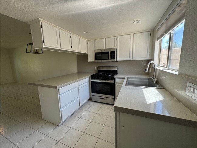 Building Photo - 440 Tava Ln