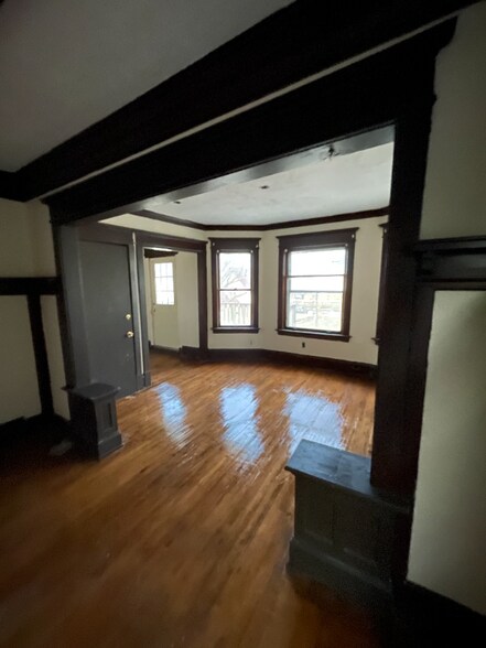 Building Photo - 2417 N 33rd St