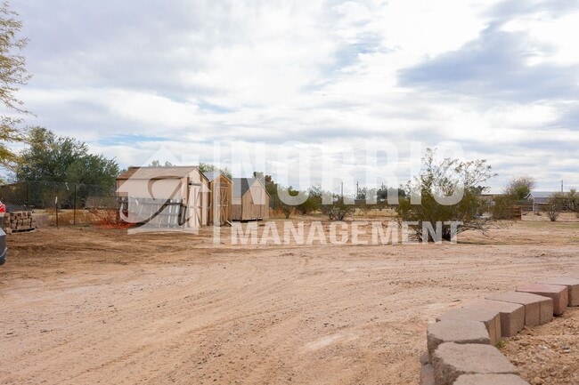 Building Photo - Acreage, NO HOA, So Much Room!