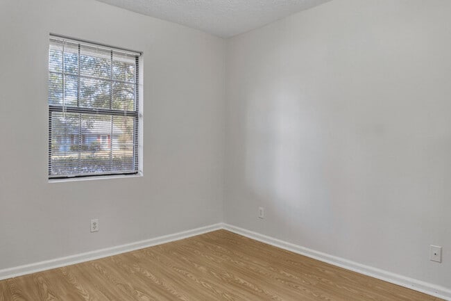 Building Photo - 207 Whittington Dr