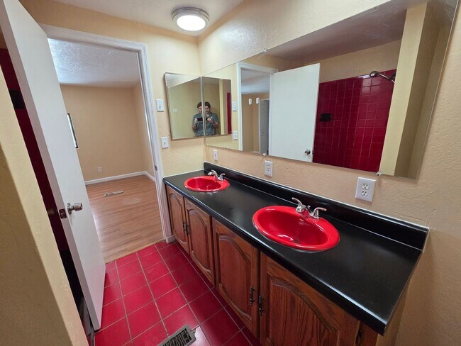 Building Photo - Queen Creek 3 bed / 2 bath on just under 5 Acres! No HOA!