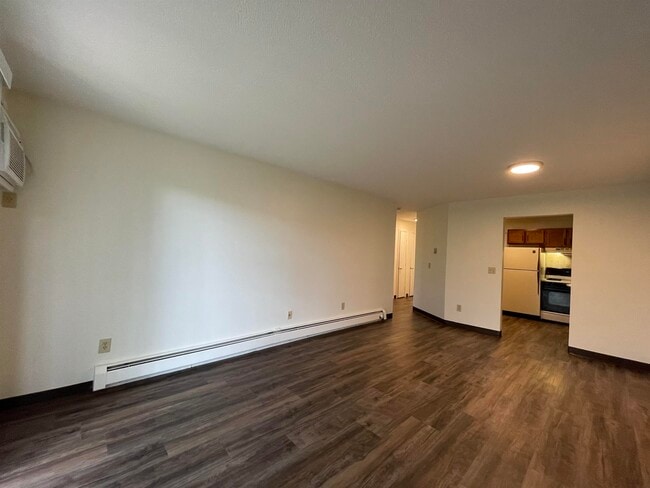 Building Photo - 379 Huse Rd