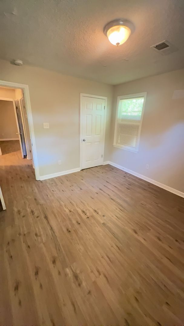 Building Photo - Newly Rehabbed Home in Binghampton - Open ...