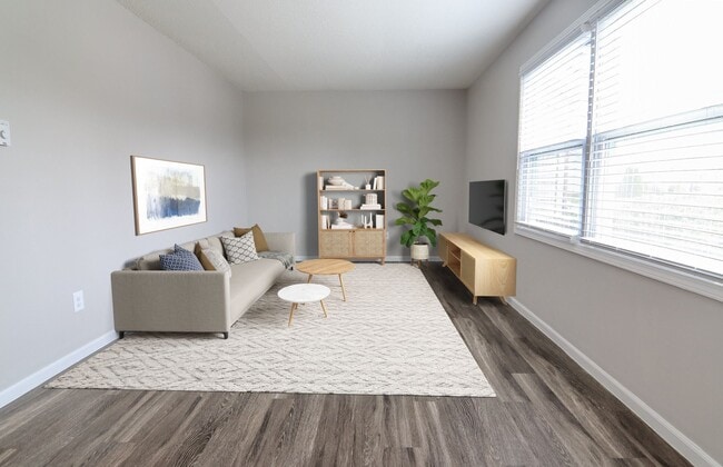 Building Photo - Country Squire Villas