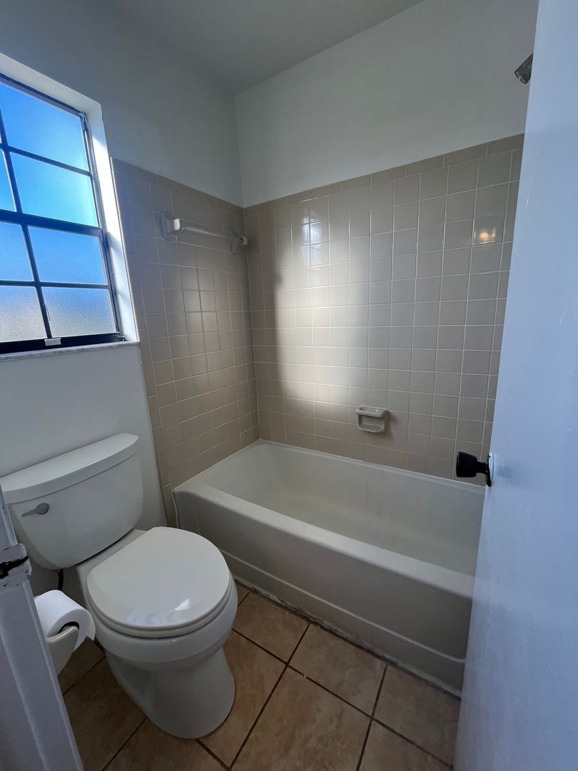 Building Photo - Available Now 2/2 in Port Charlotte