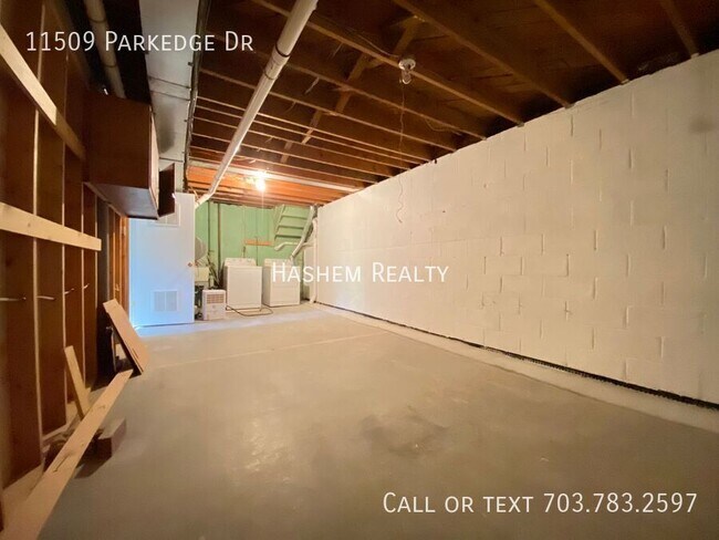 Building Photo - 11509 Parkedge Dr