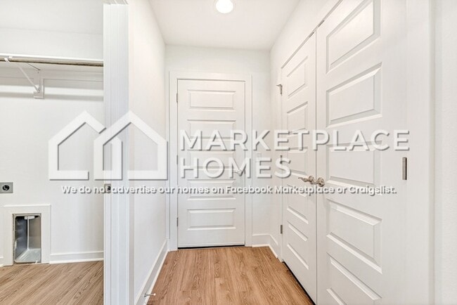 Building Photo - 561 N Goose Xing