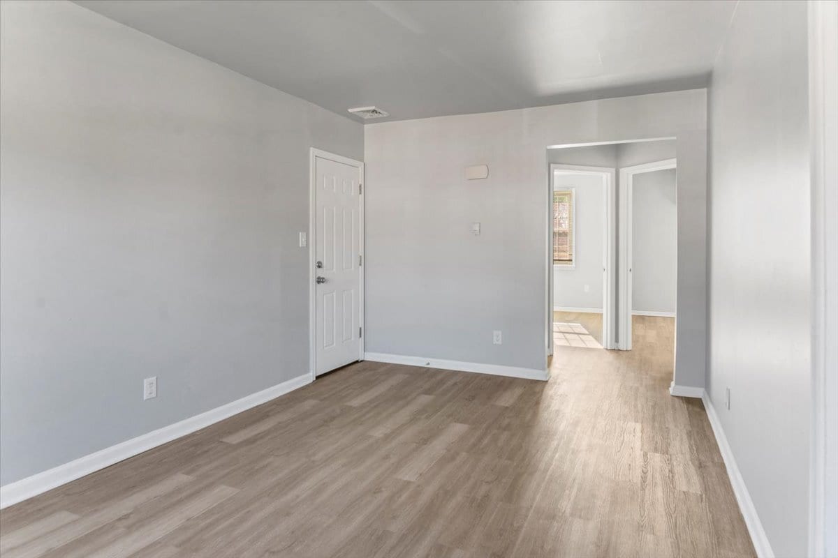 Living room viewpoint 3 - 1109 Meridene Dr