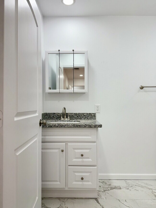 Building Photo - Unbeatable Location: Modern Living Steps f...