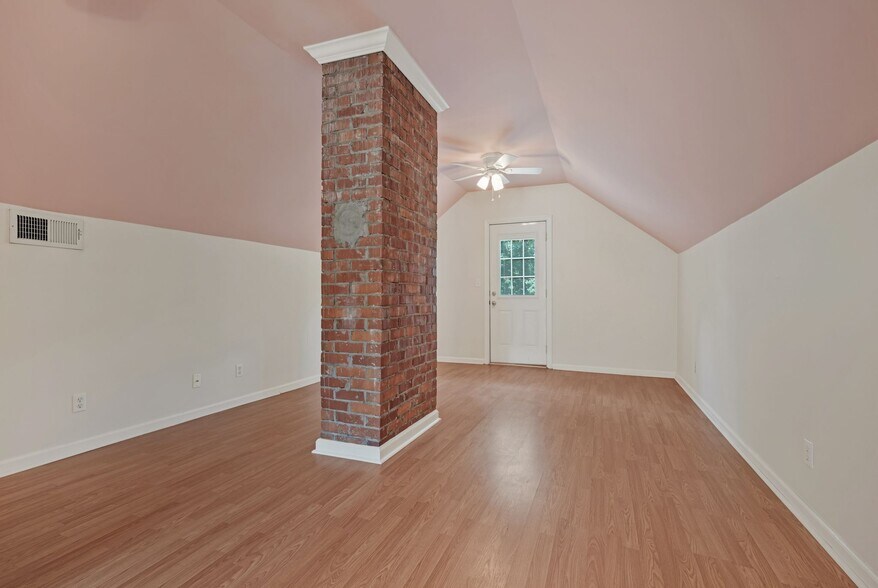 Building Photo - 5927 Old Harding Pike